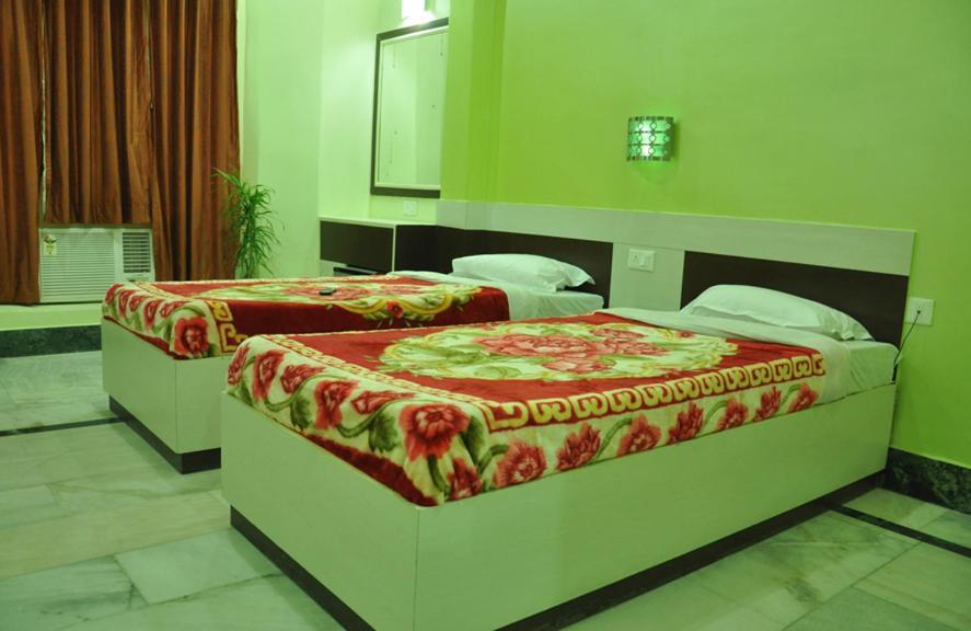 ורנאסי Hotel Kiran Palace חדר תמונה