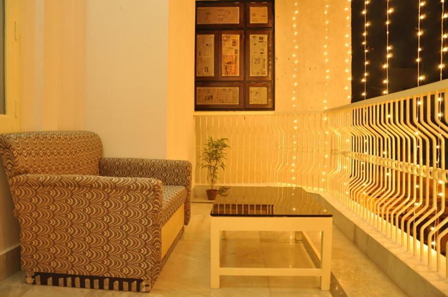 ורנאסי Hotel Kiran Palace מראה חיצוני תמונה